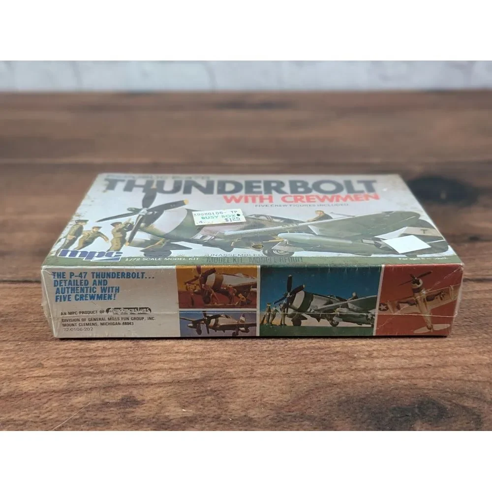 Sealed MPC Republic P-47D Thunderbolt WITH CREWMEN‎